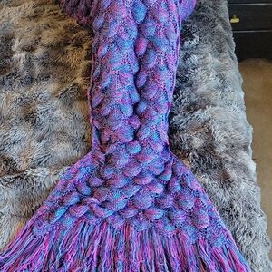 Colorful Mermaid Tail Blanket
